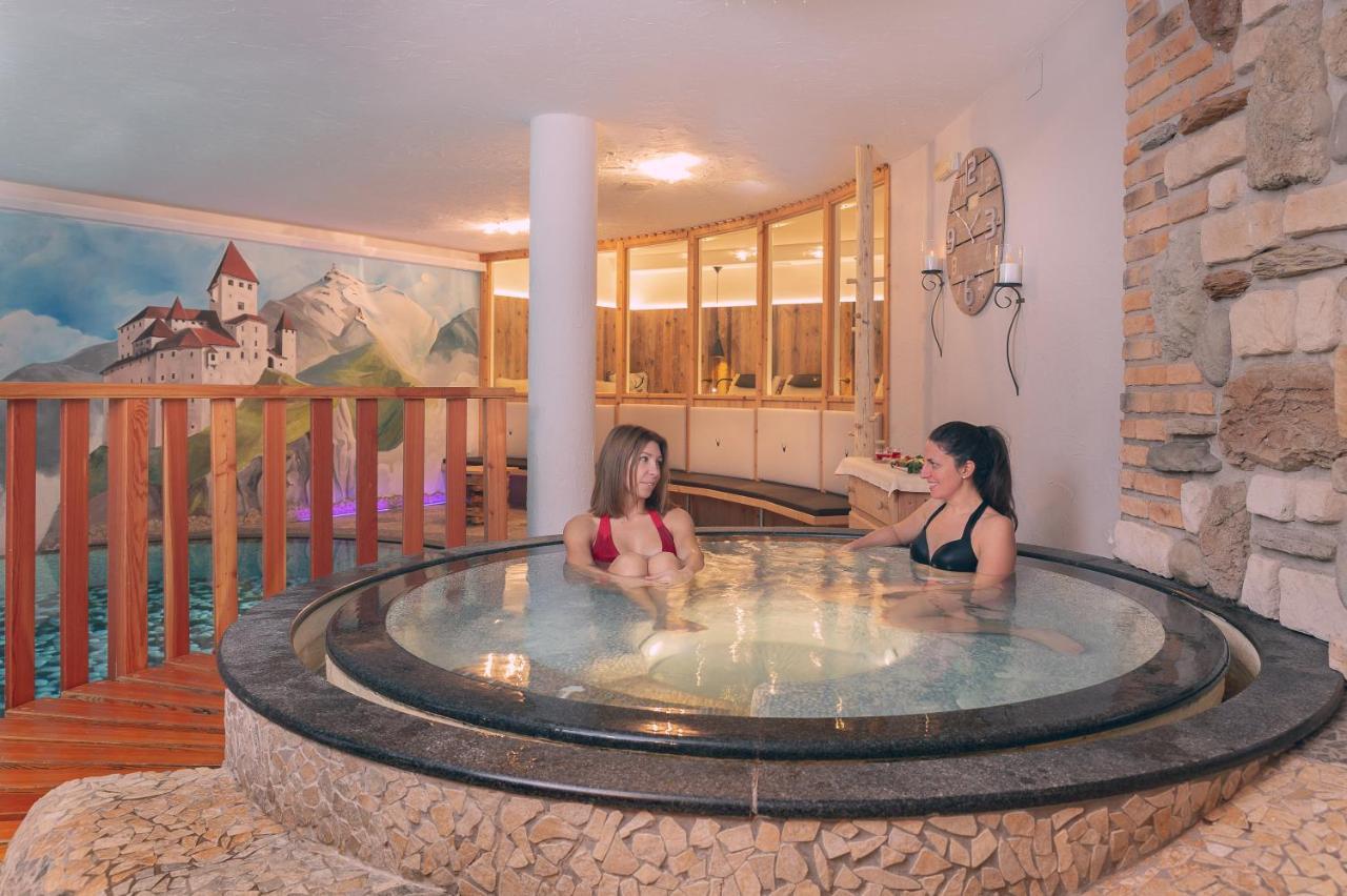Hotel Madonnina Resort And Wellness Soraga Ngoại thất bức ảnh